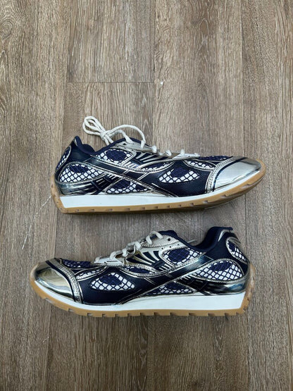 Preowned Bottega Veneta Navy White Silver Orbit sz.45(NO BOX)