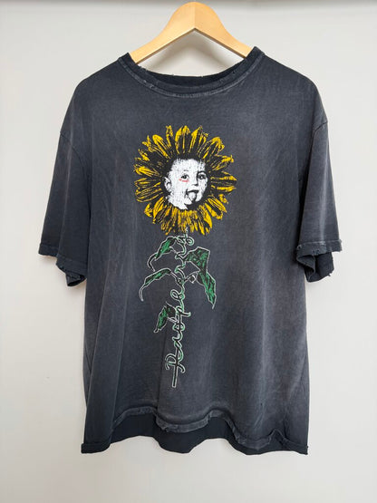 Preowned GV Gallery Flower Boy Tee Size M