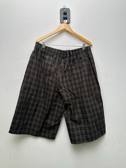 New Boredom Kills Plaid 3/4 Shorts Size Medium