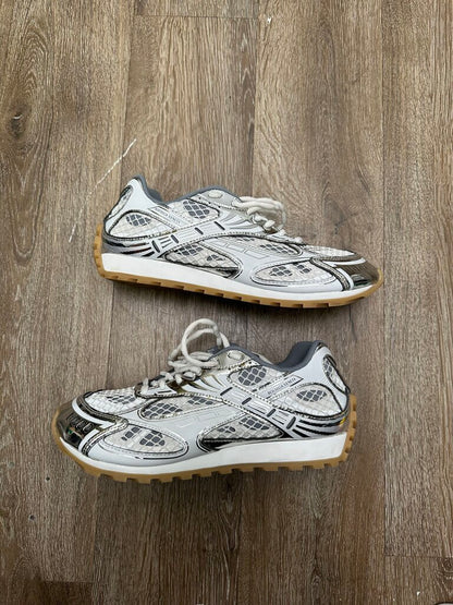 Preowned Bottega Orbit White Silver Size 43
