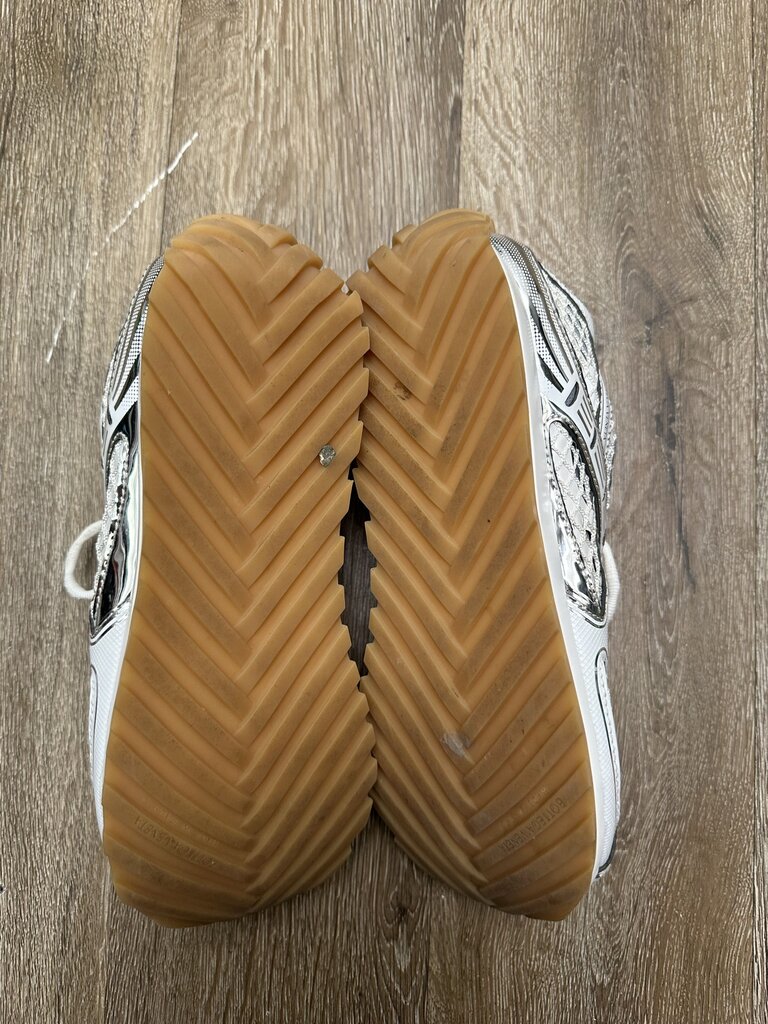 Preowned Bottega Orbit White Silver Size 43