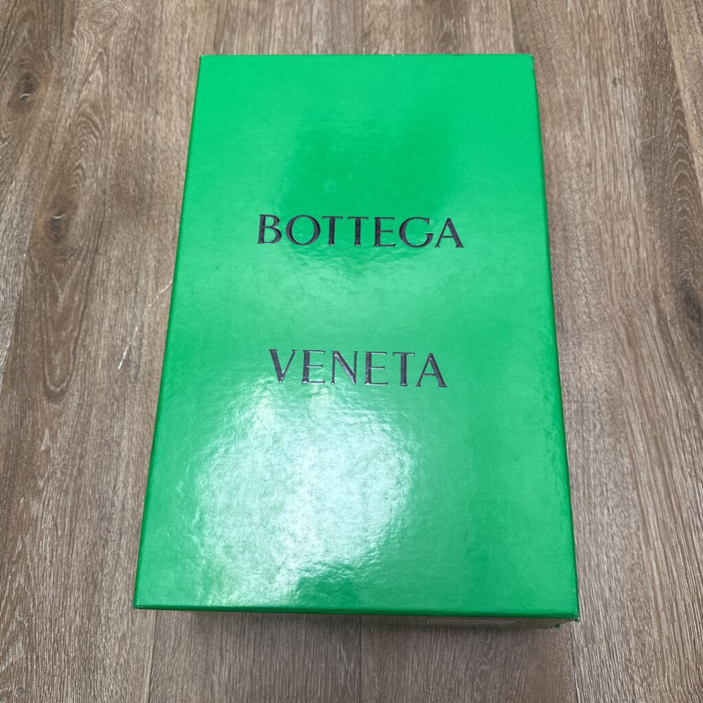 Preowned Bottega Orbit White Silver Size 43