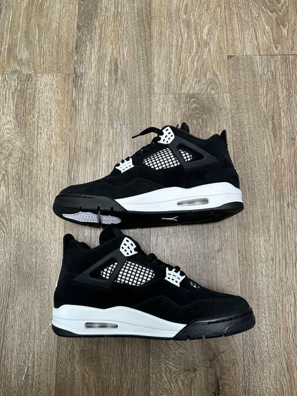 New Jordan 4 White Thunder Sz.9.5