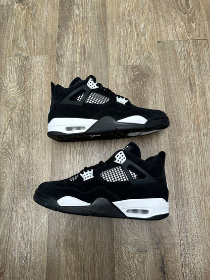 New Jordan 4 White Thunder Sz.9.5