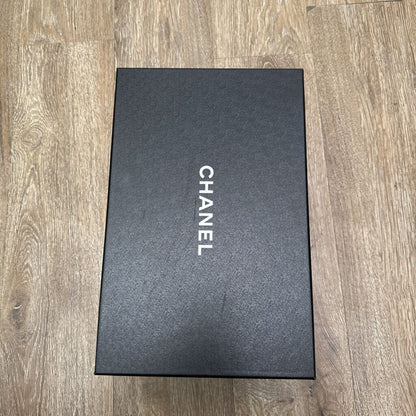 Preowned Chanel Silver Gold White Runner Sz.42