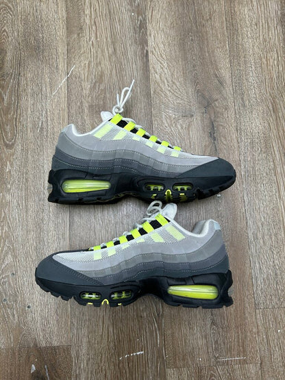 Preowned Air Max 95 Neon Size 9