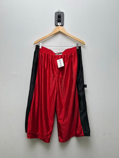 New Gv Gallery Black Red Reversible 3/4th Mesh Shorts Sz.Medium