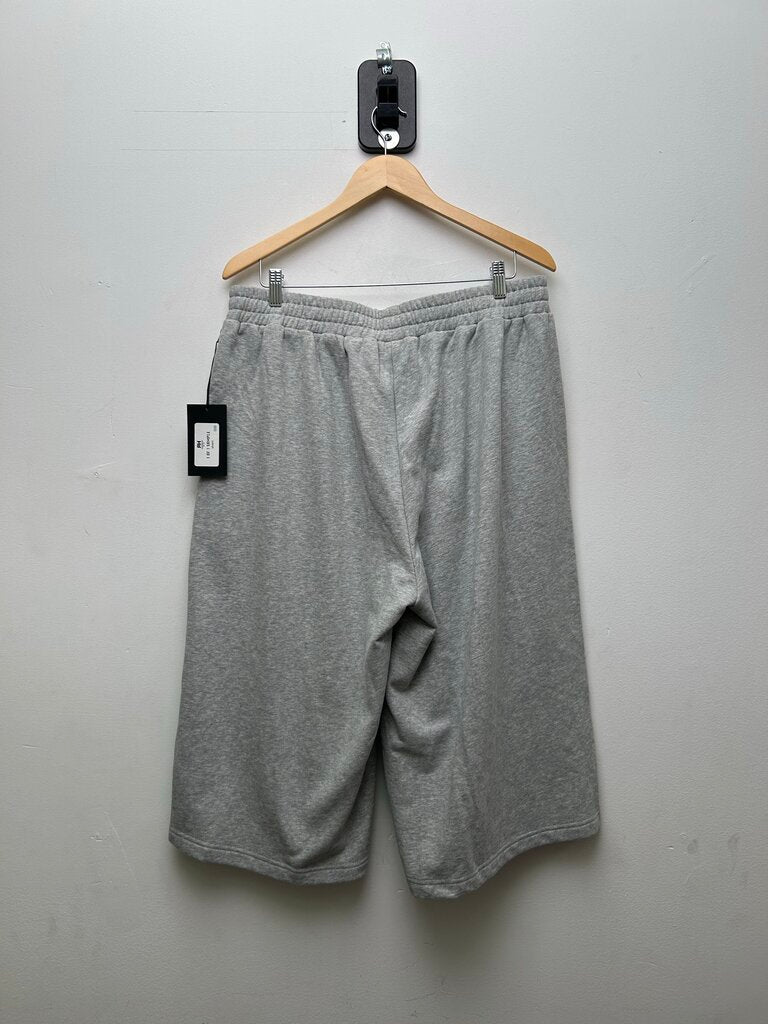 New Gv Gallery Grey Red 3/4th Spellout Shorts Sz.XL