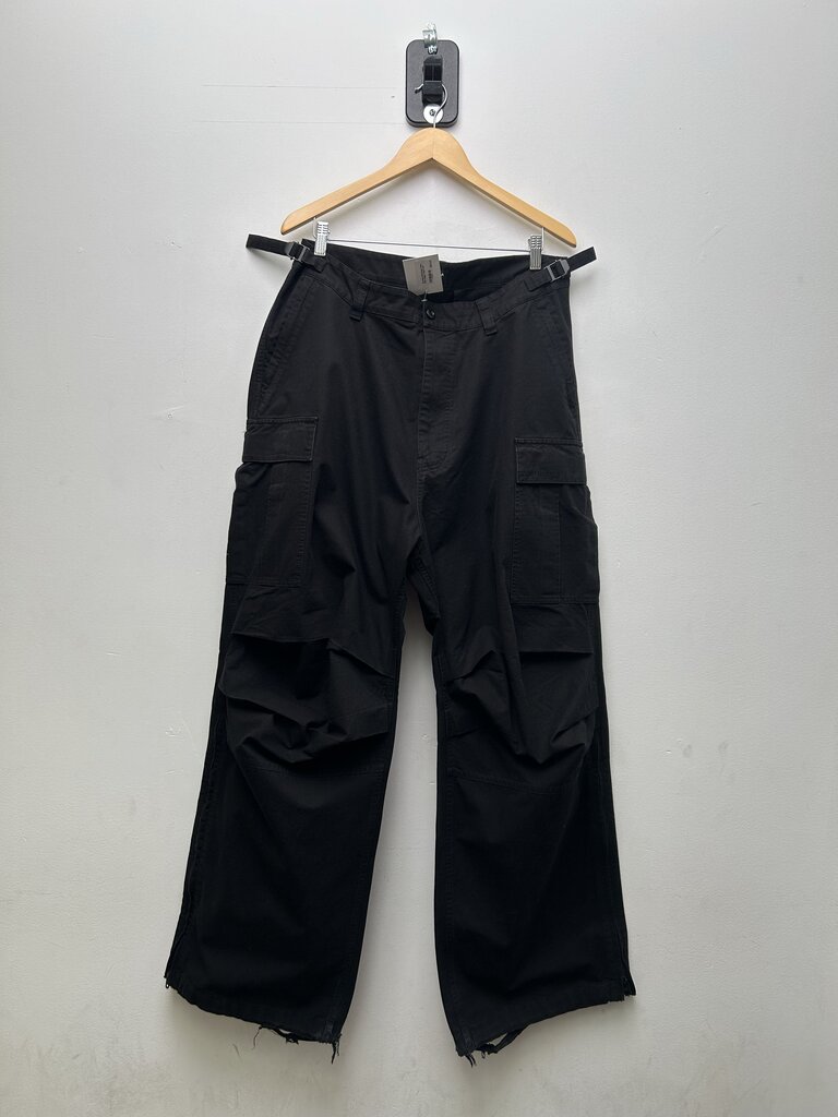 Preowned Balenciaga Unisex Black Baggy Cargo sz.48