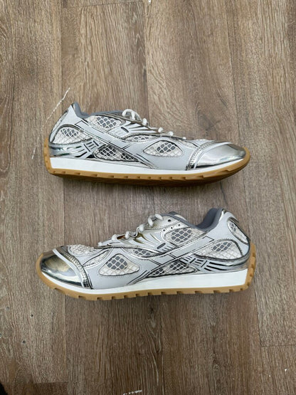 Preowned Bottega Orbit White Silver Size 44 (No Box)