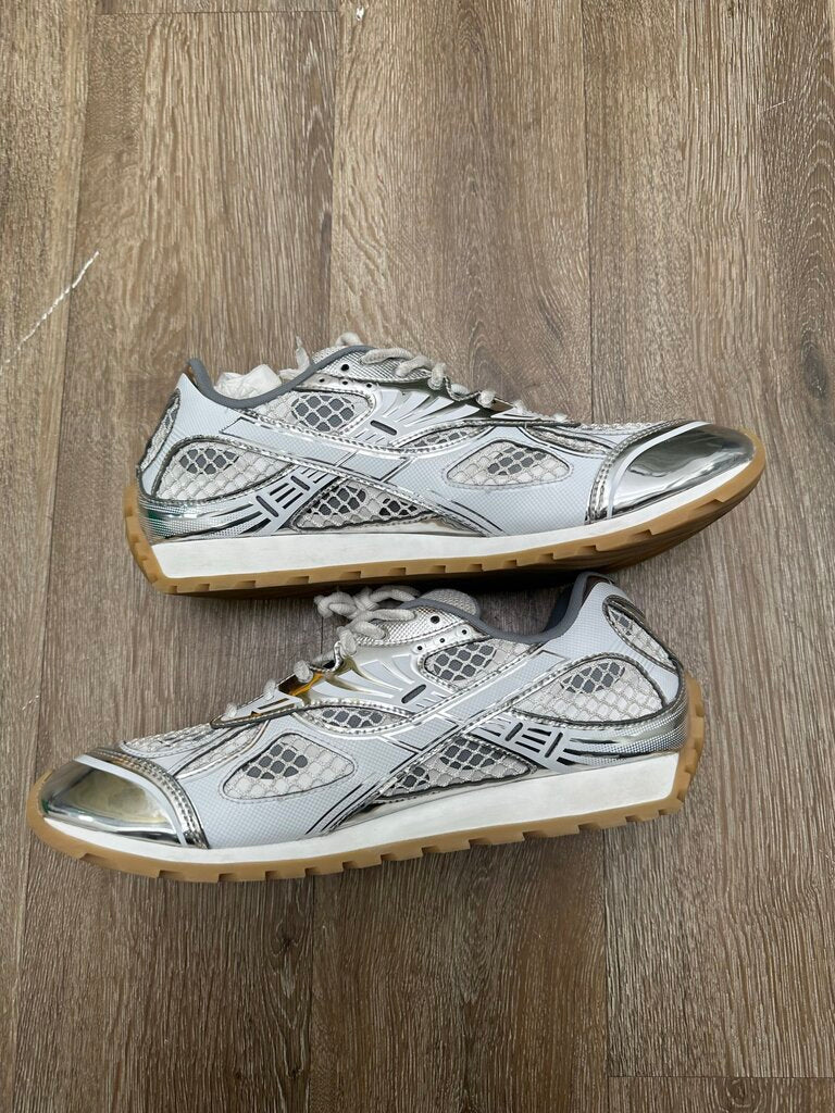 Preowned Bottega Orbit White Silver Size 45