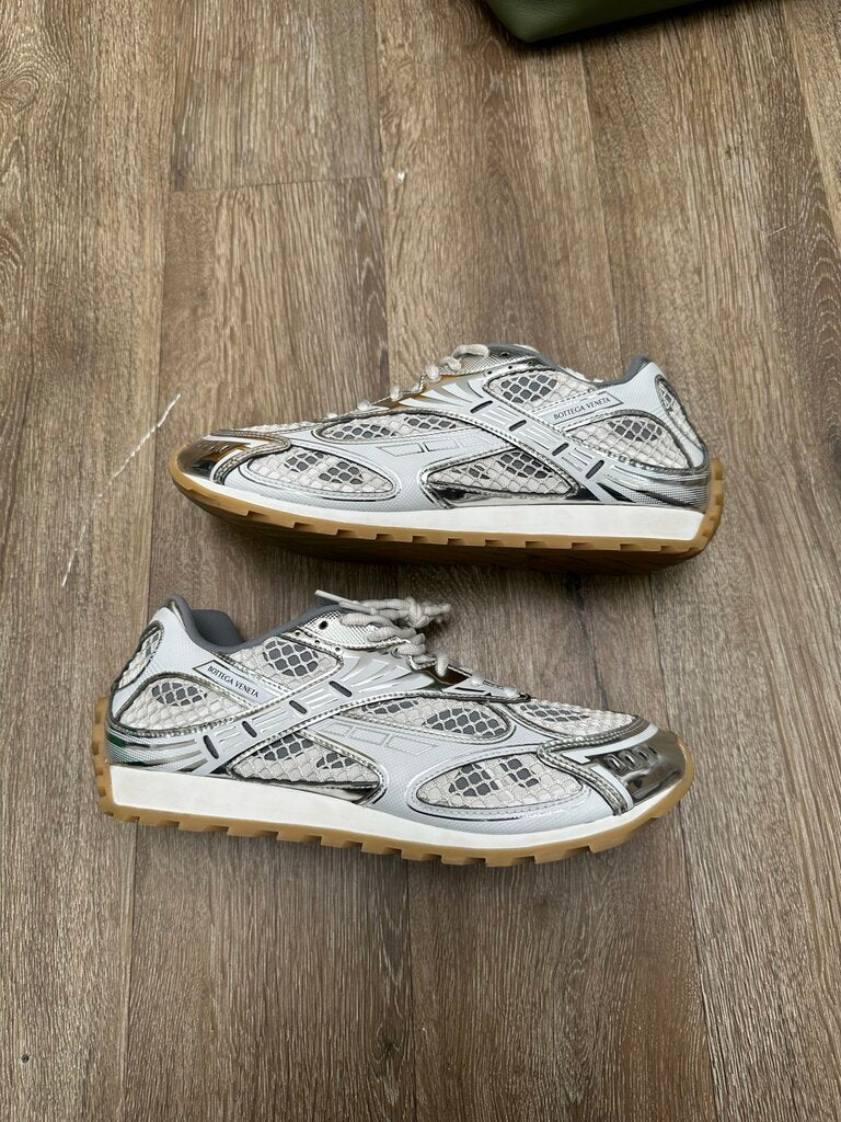 Preowned Bottega Orbit White Silver Size 45