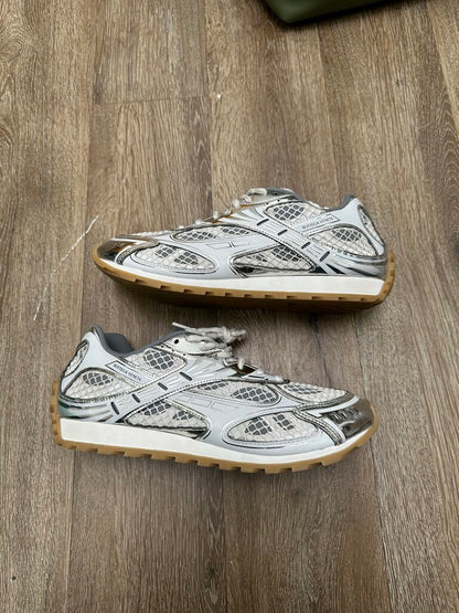 Preowned Bottega Orbit White Silver Size 45