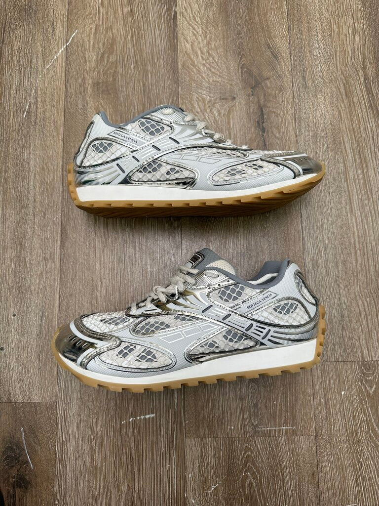 Preowned Bottega Orbit Silver White Sz.42
