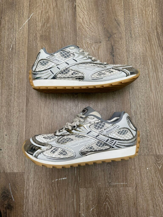 Preowned Bottega Orbit Silver White Sz.42