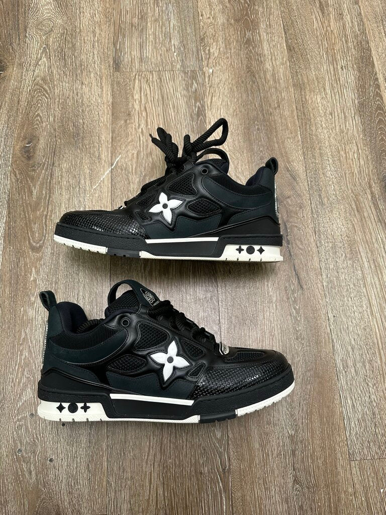 Preowned Louis Vuitton Skate Black White Sz.8LV/10M