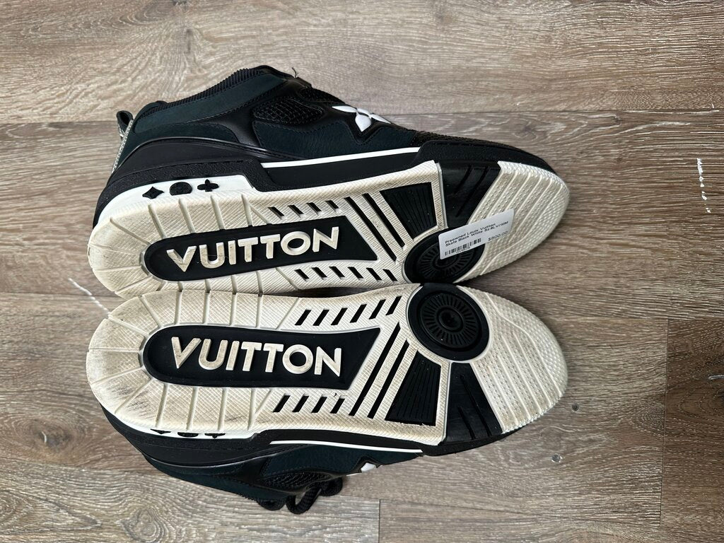 Preowned Louis Vuitton Skate Black White Sz.8LV/10M