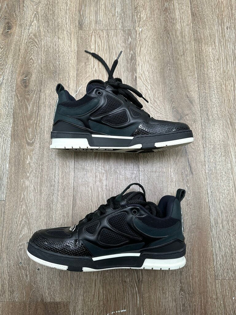 Preowned Louis Vuitton Skate Black White Sz.8LV/10M