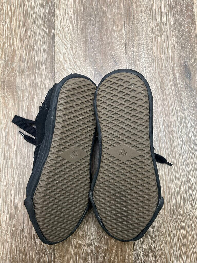 Prewowned MMY Triple Black Converse sz.40