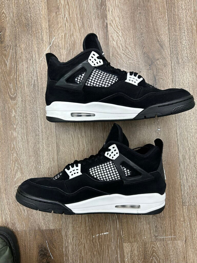 Preowned Jordan 4 White Thunder sz.13(NO BOX)