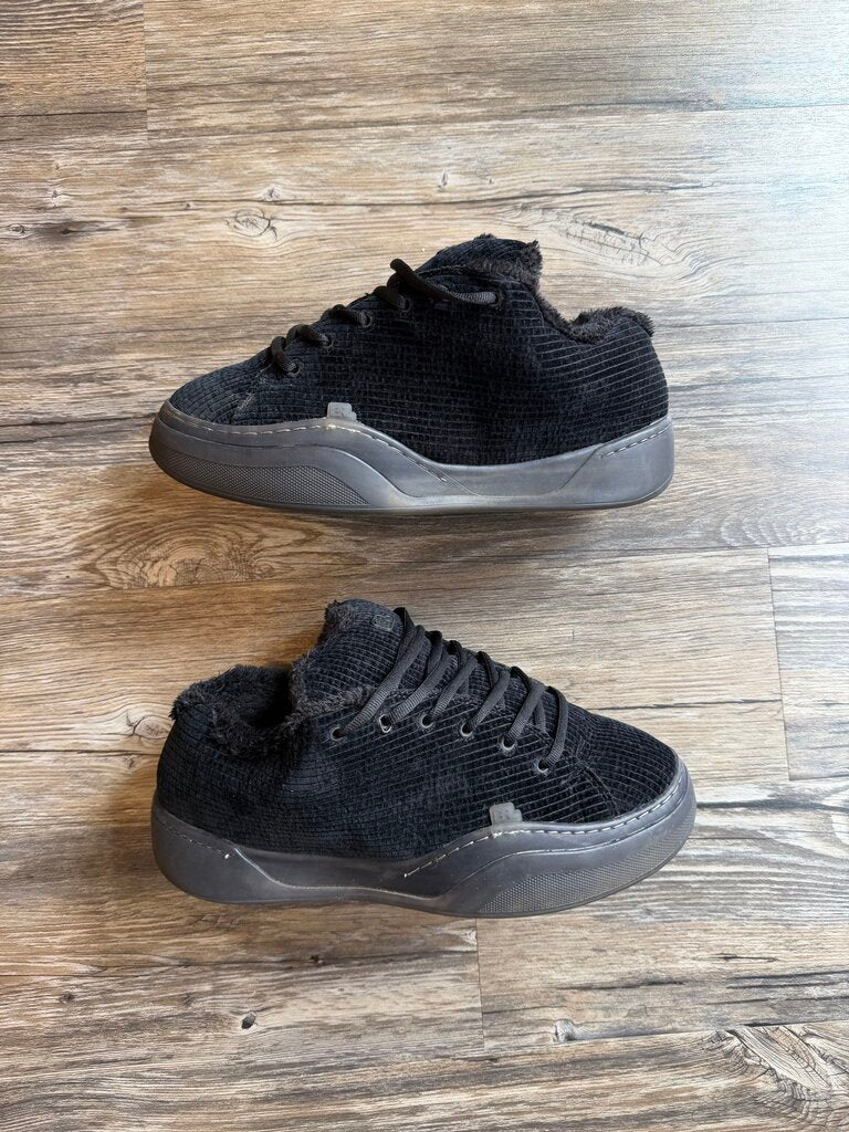 Preowned ERL Corduroy Black Black size 10
