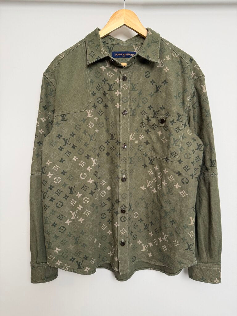 Preowned Louis Vuitton Olive Monogram Canvas Button Up size L