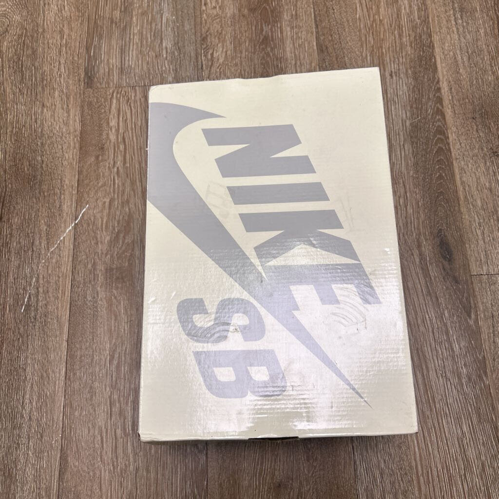 Preowned Nike SB Supreme Rammellzee Size 11
