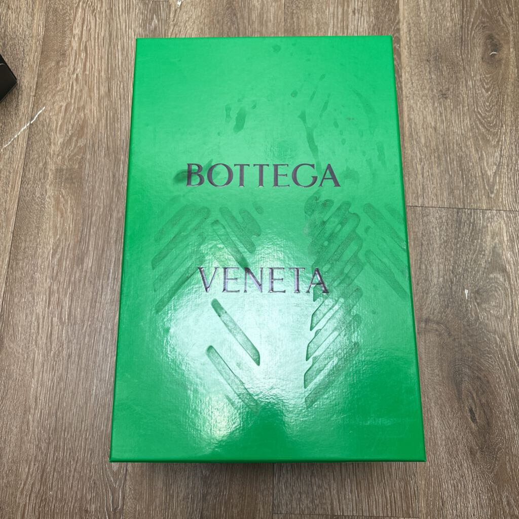 Preowned Bottega Orbit Maroon Silver Size 46