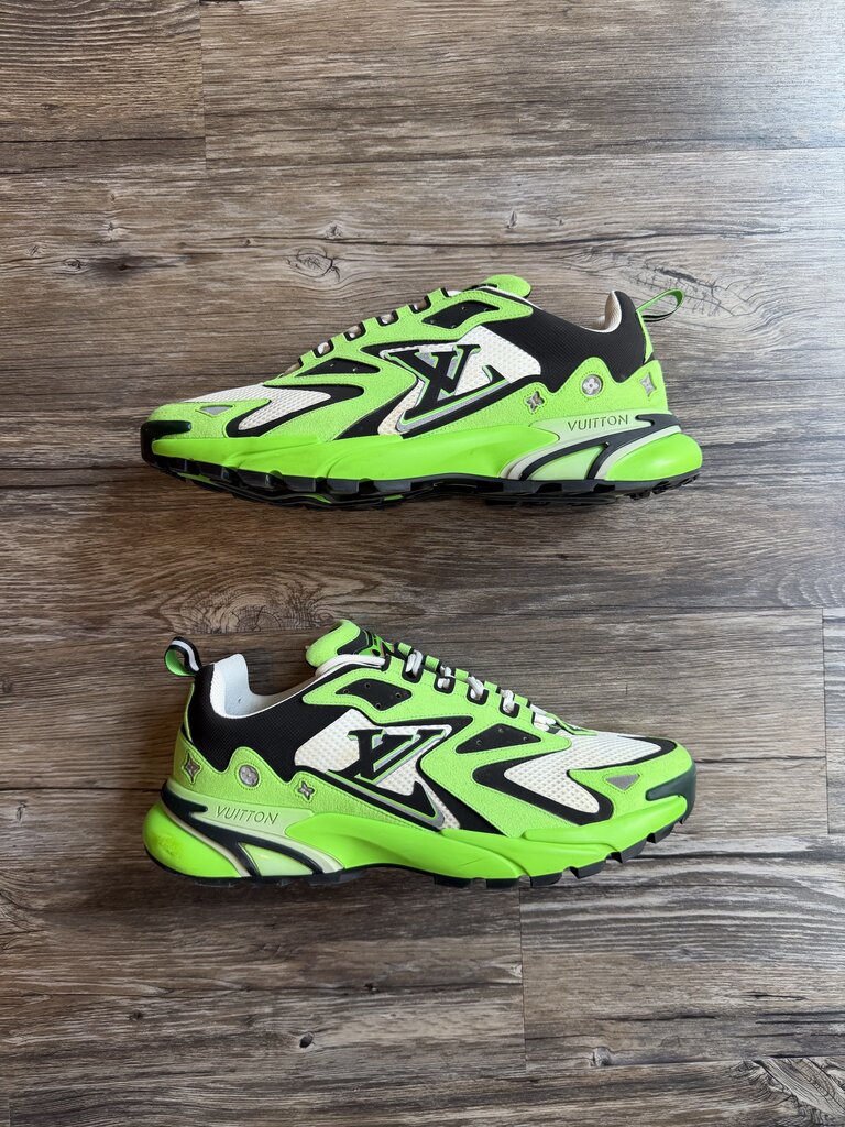 Preowned Louis Vuitton Tactic Lime Green size 10LV(12)