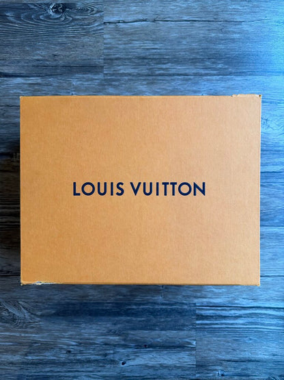 Preowned Louis Vuitton Tactic Lime Green size 10LV(12)