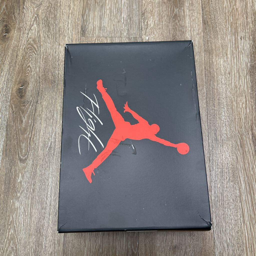 Preowned Jordan 4 White Cement Size 9