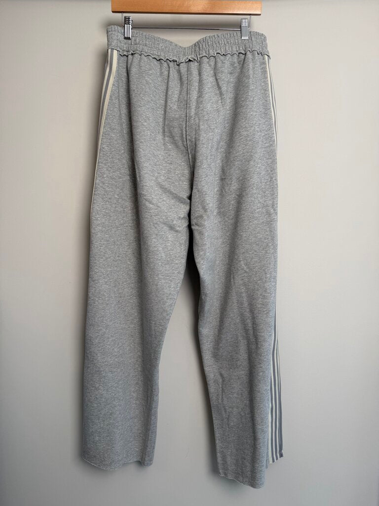 New GV Gallery Lil Leon Sweatpants size M