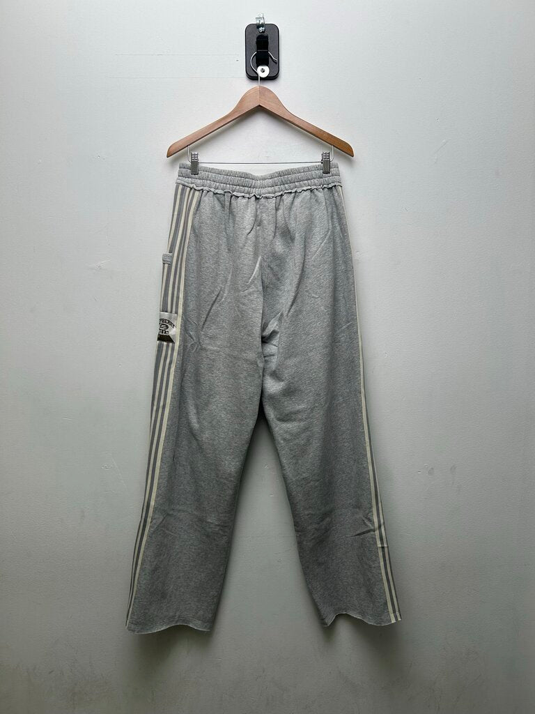 New GV Gallery Lil Leon Grey Sweats sz.S