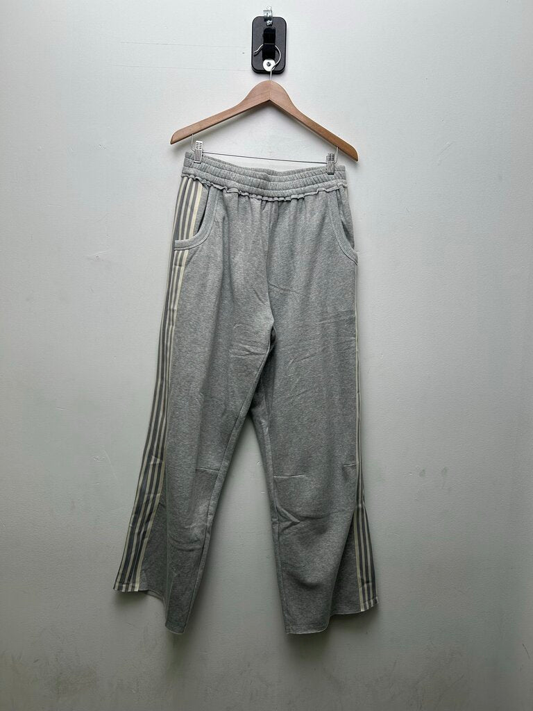 New GV Gallery Lil Leon Grey Sweats sz.M