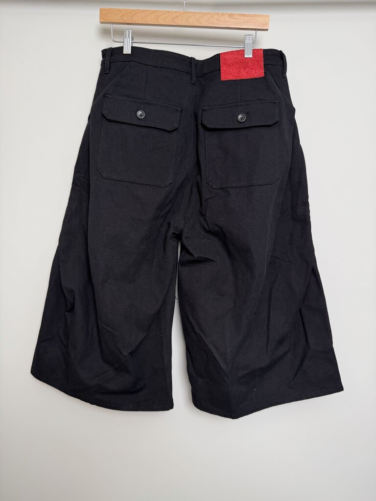 New Unsubtlecolors Black Leaf Shorts Sz. XL