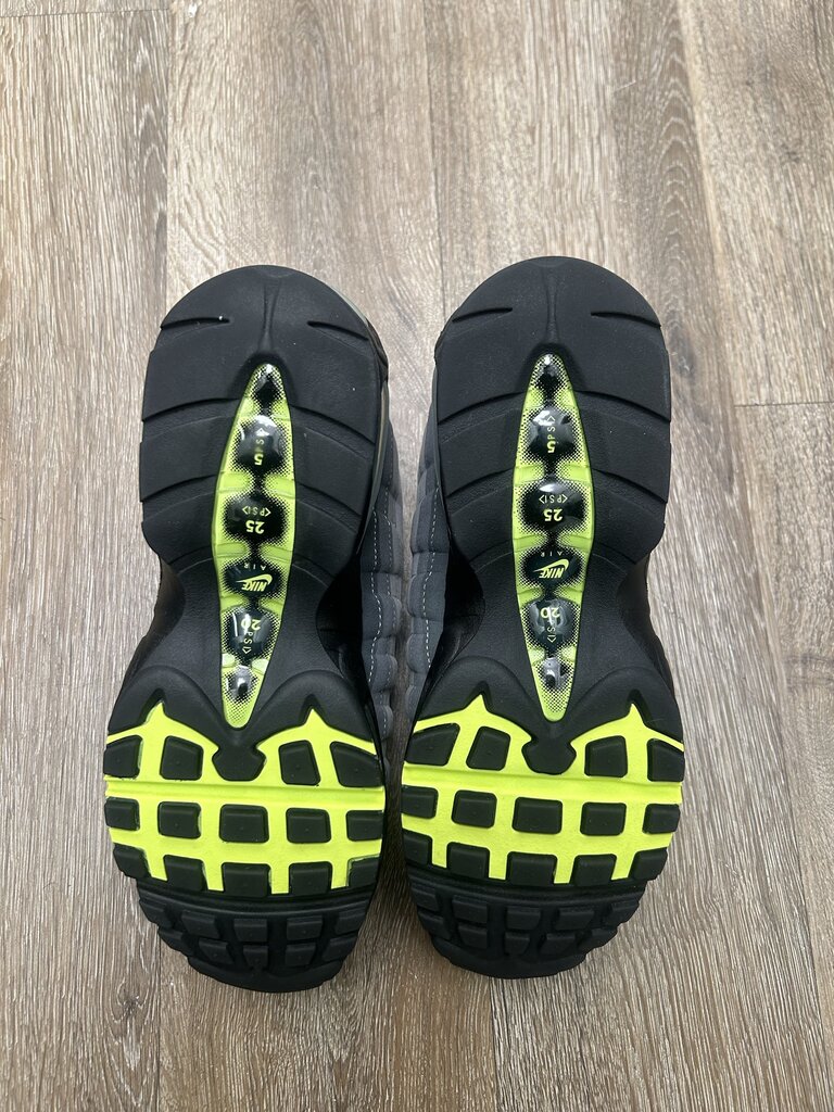 New Air max 95 Neon Size 10
