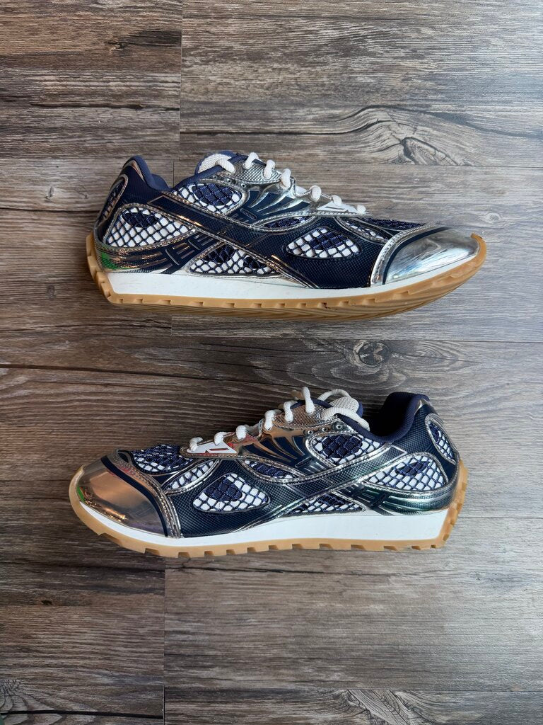 Pre-Owned Bottega Veneta Orbit Metallic Navy Sz. 43