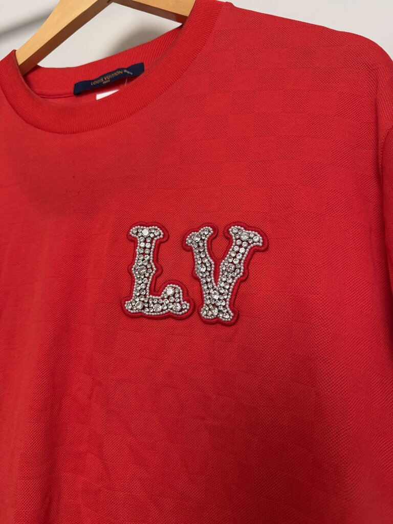 Pre-Owned Louis Vuitton Red Crystal Logo Tee Sz. M