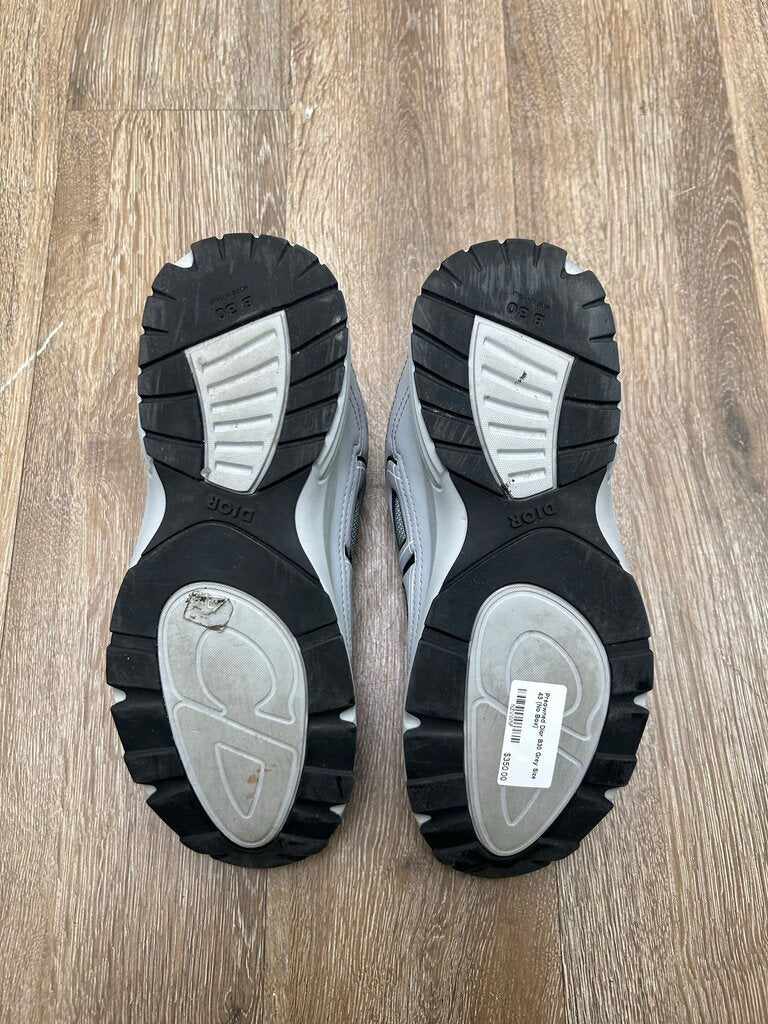 Preowned Dior B30 Grey Size 43 (No Box)