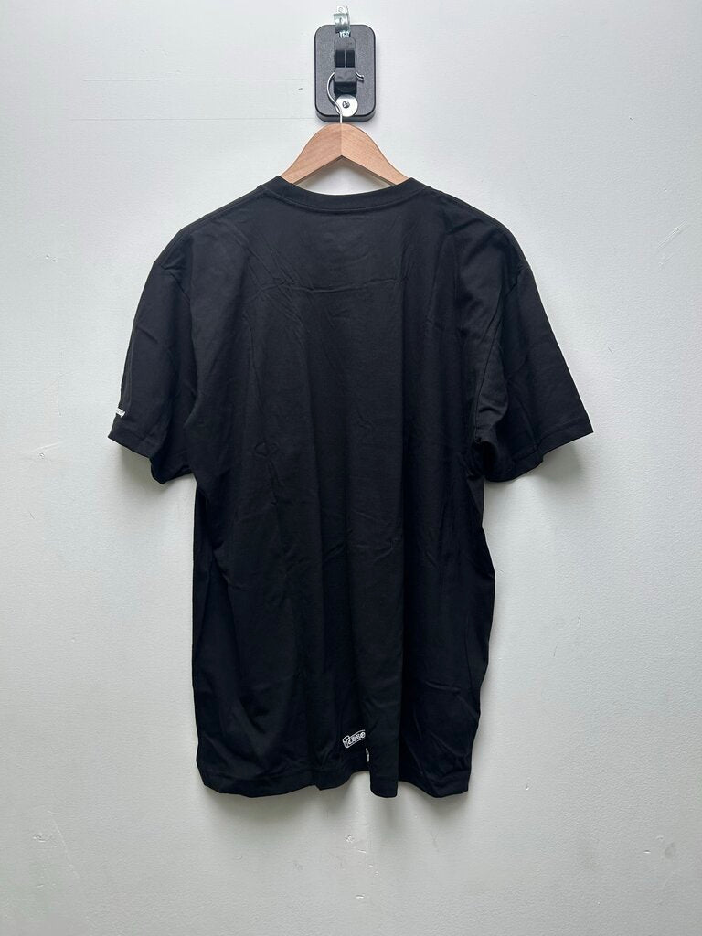 New White Collar Neck Logo Black Tee sz.XL