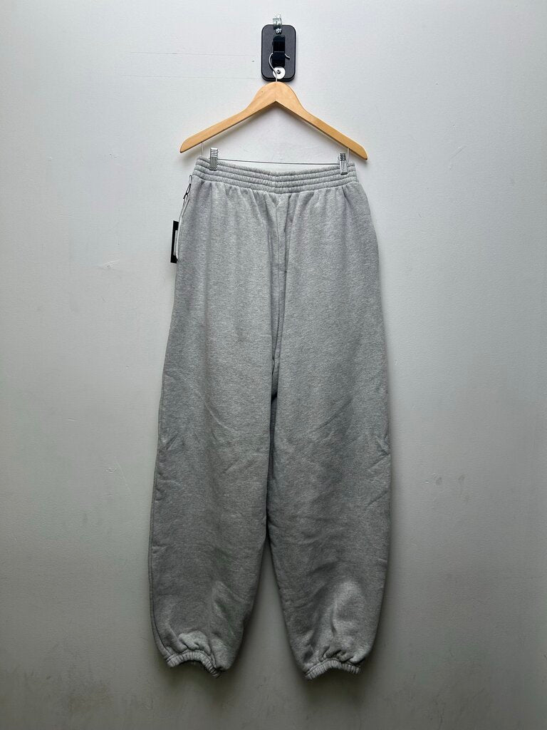 New GV Gallery White Spellout Grey Baggy Sweats sz.S