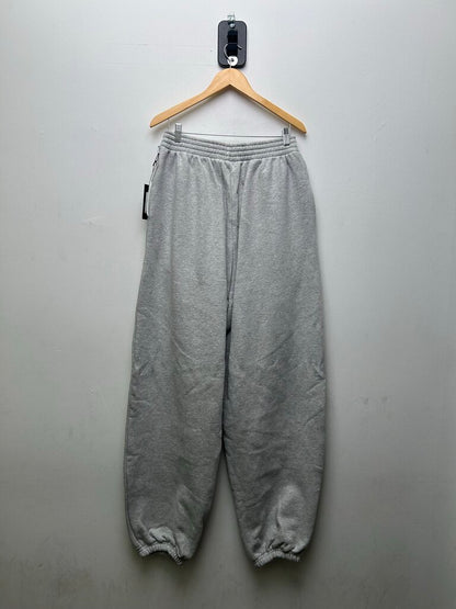 New GV Gallery White Spellout Grey Baggy Sweats sz.S