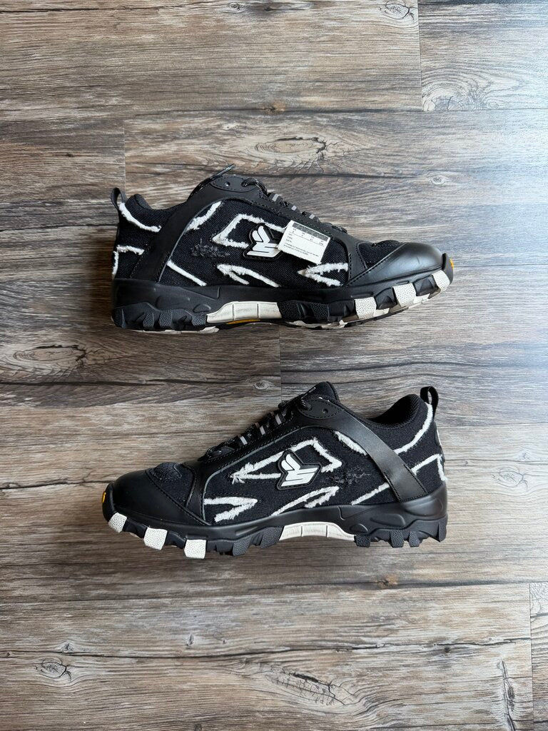 New Sicko Hiking Sneaker Distressed Black Sz. 10