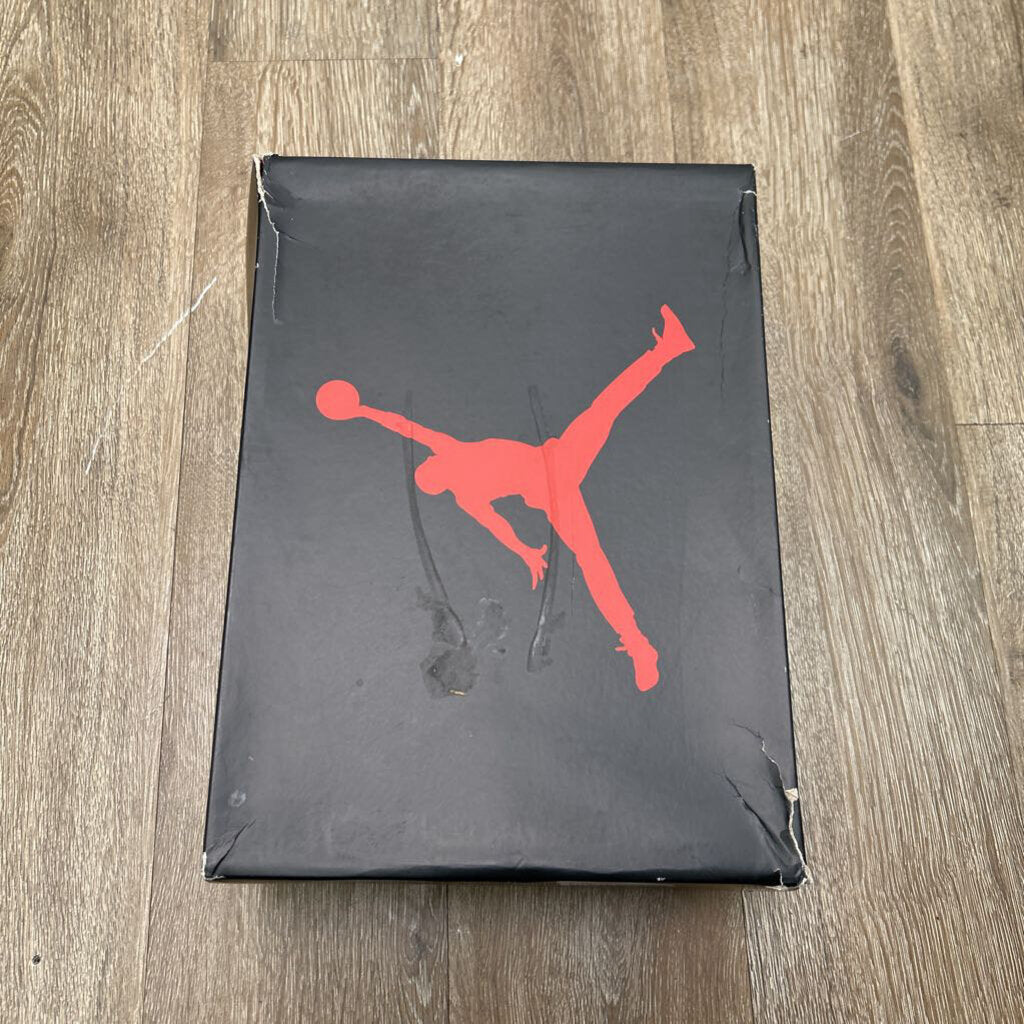 Preowned Jordan 4 White Cement Size 9