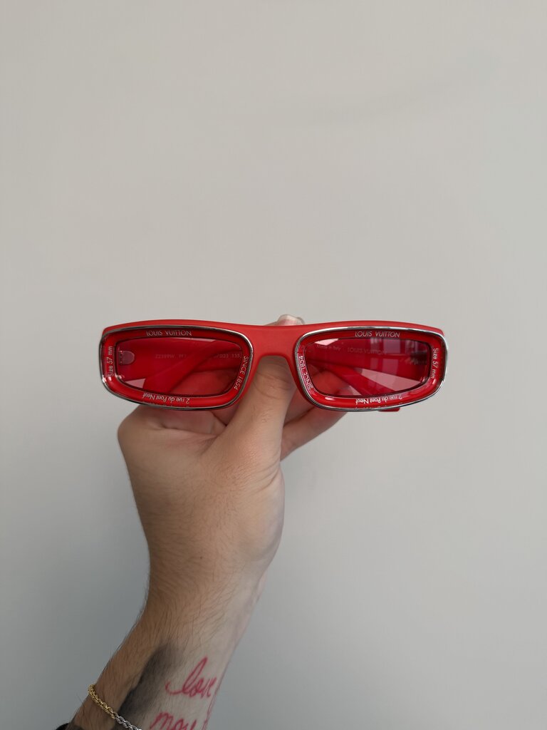 Pre-Owned Louis Vuitton Red Sunglasses