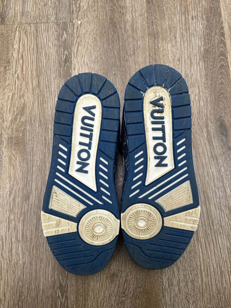 Preowned Louis Vuitton Blue White Denim Monogram Trainer Sz.7LV/9M