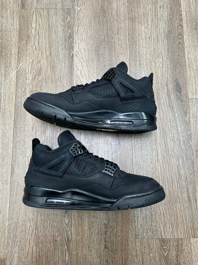 Preowned Jordan 4 Black Cat Sz.10.5