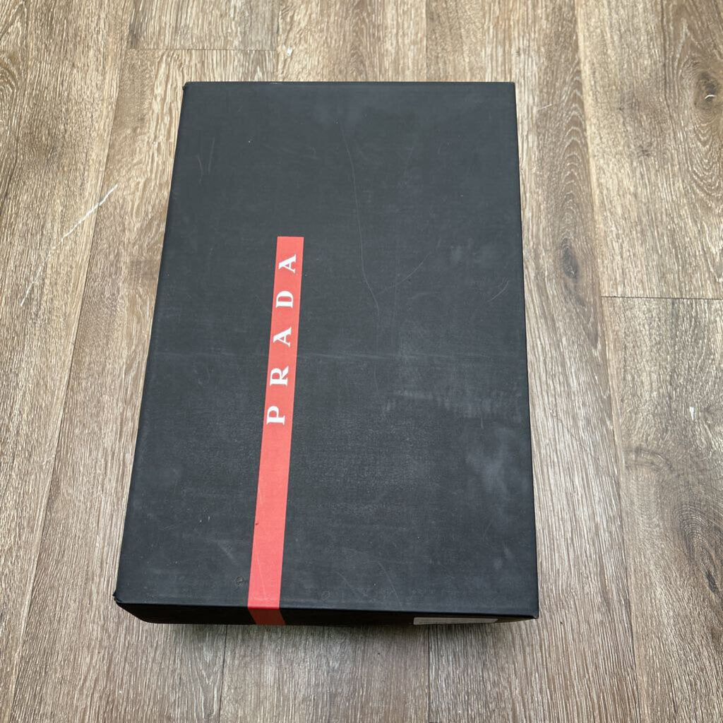 Preowned Prada Cups Black Patent Sz.8/10M