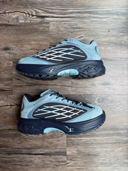 Preowned Louis Vuitton Discovery Blue size 9LV(11)
