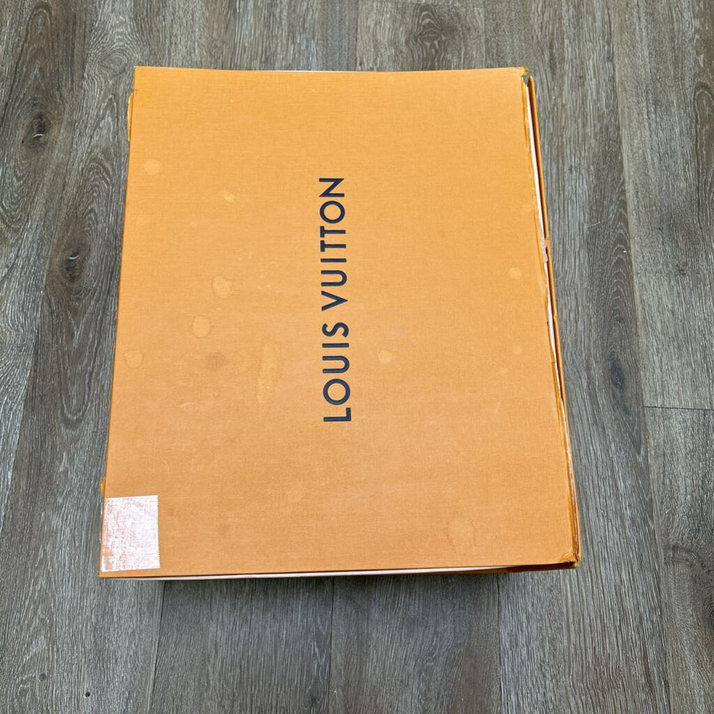 Preowned Louis Vuiitton Monogram Wheat Timberlands Size 11